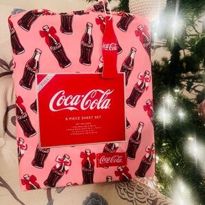 New Coca-Cola Red and Pink Sheet Set